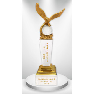 一桿進洞老鷹水晶獎盃